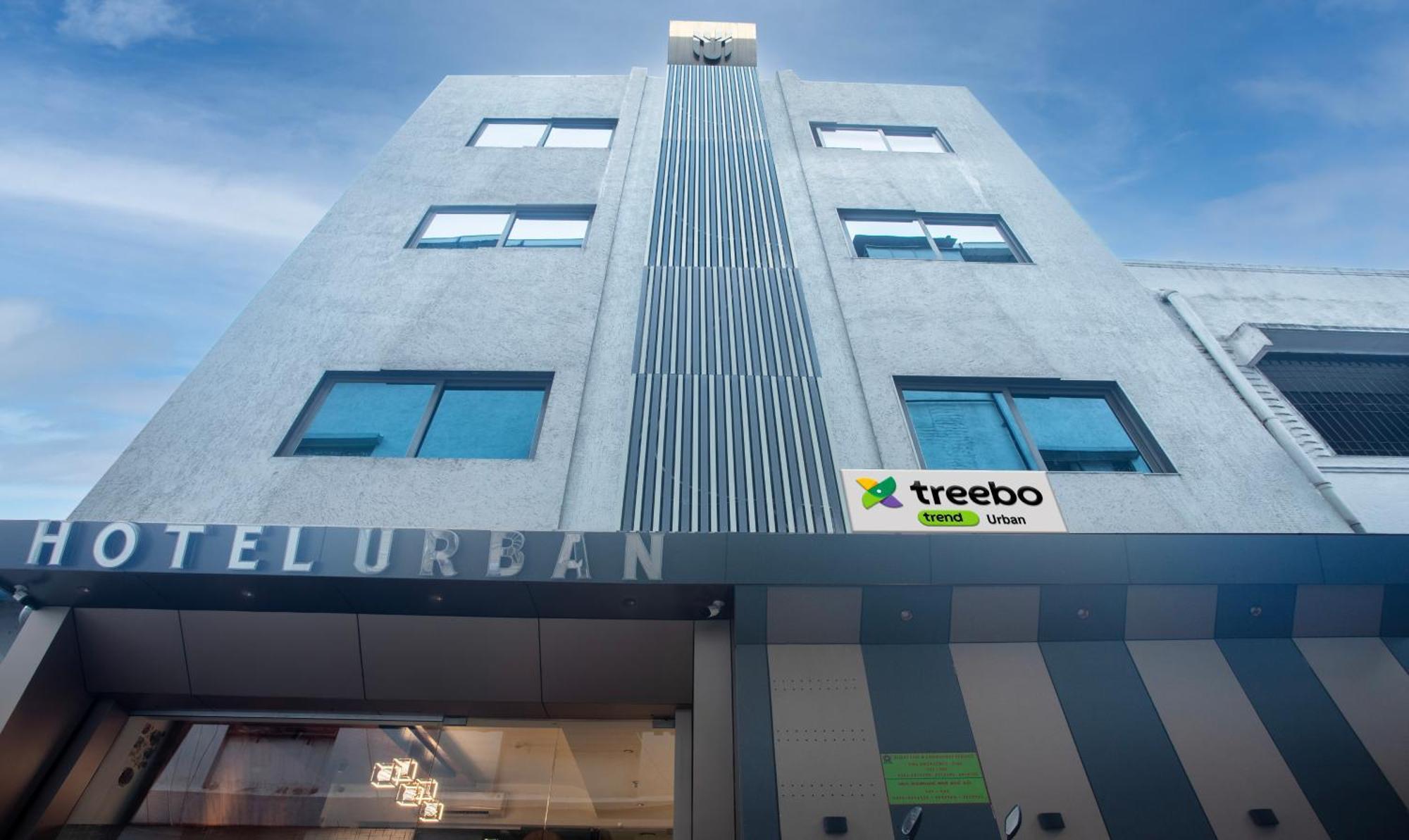 Treebo Urban, 1 Km From Railway Station Hotel สุรัต ภายนอก รูปภาพ